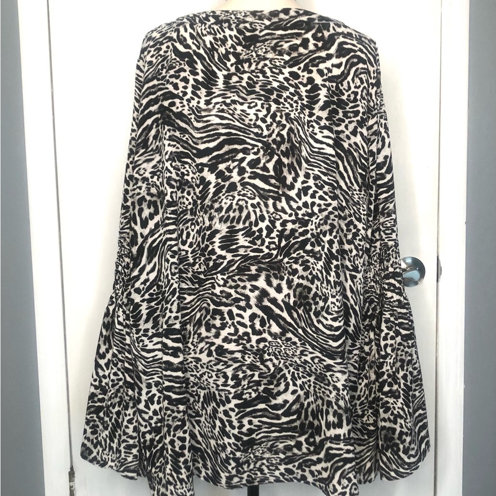 MICHAEL Michael Kors Animal Print Pattern Long Bell Sleeve Blouse/Tunic Sz 3X - Picture 2 of 15